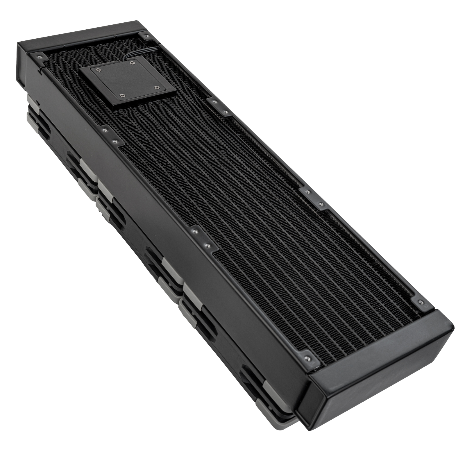 خنک کننده مایع سیلوراستون XE360PDD — نمای نزدیک 4
